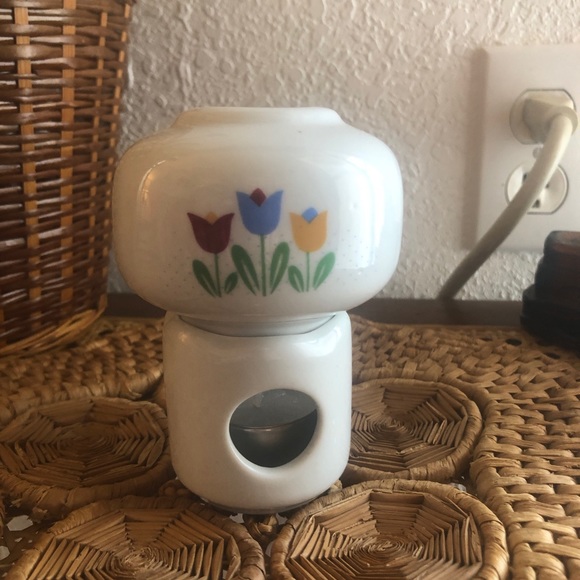 Vintage Tulip Ceramic Two Piece Potpourri/Oil Warmer/Simmer - Picture 4 of 12